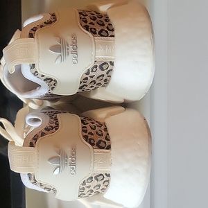 ADIDAS NMD R1 LEOPARD